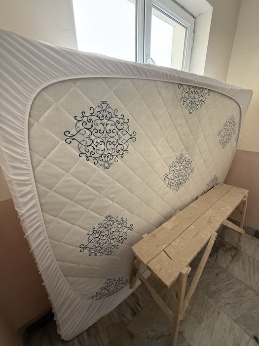 Матрас 210/180  в не плохом состоянии