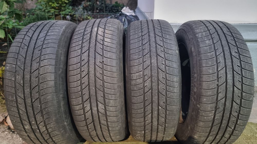 Set Cauciucuri de iarna 225/60/16 cu jante tabla