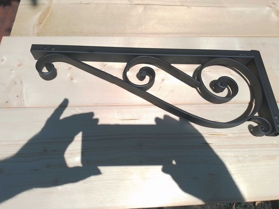 Конзоли рафтодържачи стойки ъгли рафтове мивки фенери от ковано желязо