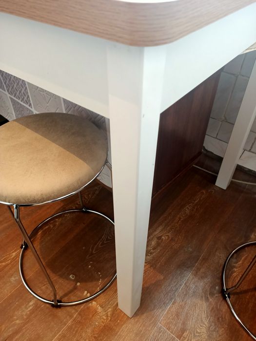 Продам кухонный стол