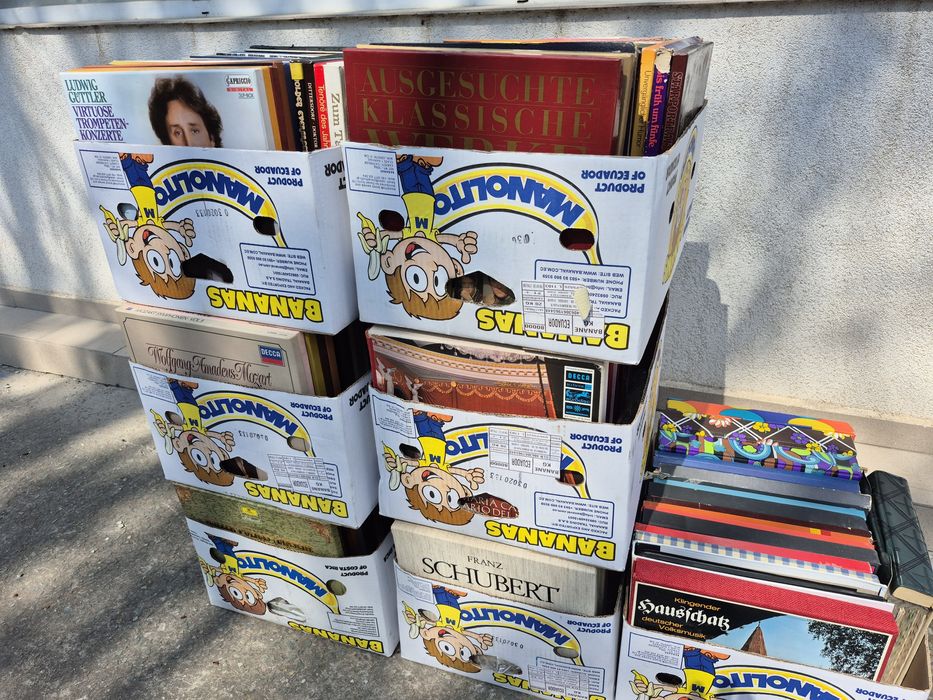 Vând Lot Discuri Vinil 100LP,muzica Clasică mixta 

- Clasică 

- In