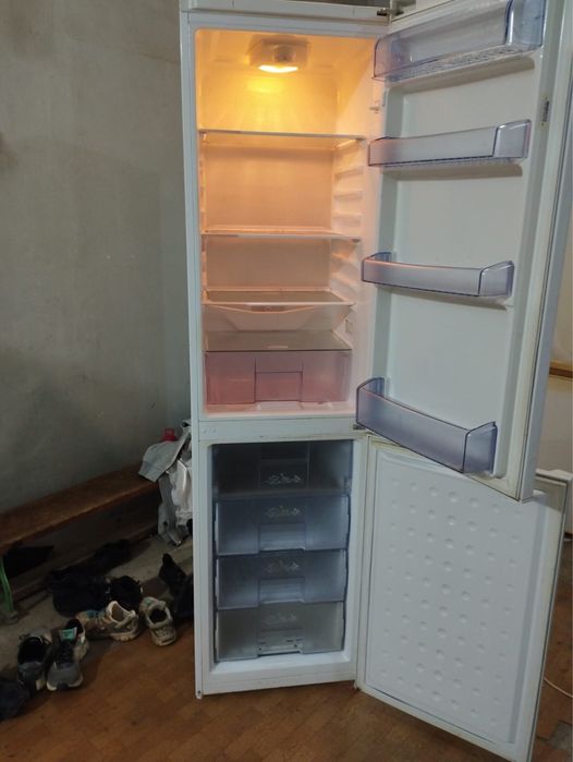 Продам холодильник