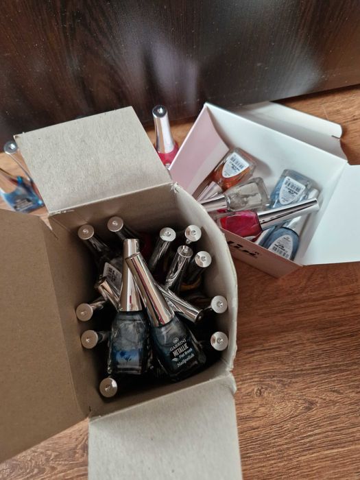 Обикновен лак за нокти