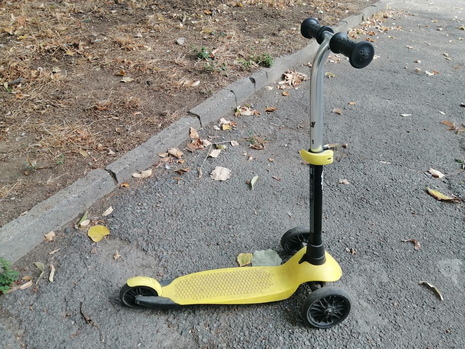 Детска тротинетка с  3 колела BTWIN B100, Жълта