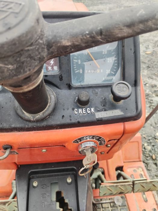 Tractor japonez yanmar  cu freza