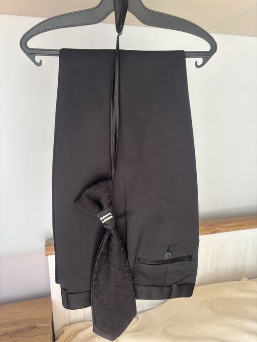 Сватбен мъжки костюм