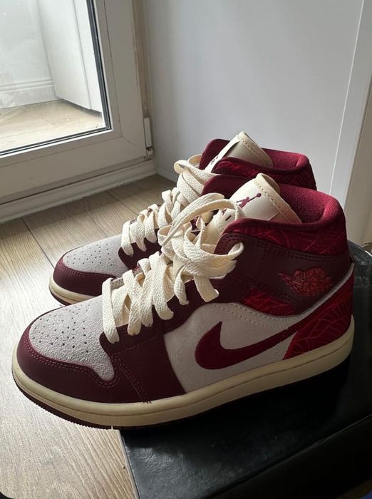 Nike Air Jordan 1 Mid SE
