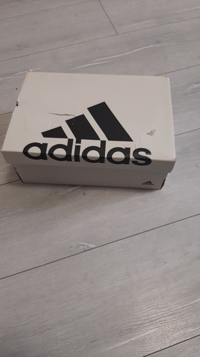 Vand adidas marimea 41 nou