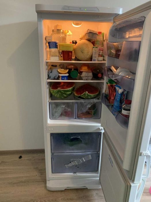 Холодильник Бирюса двухкамерный