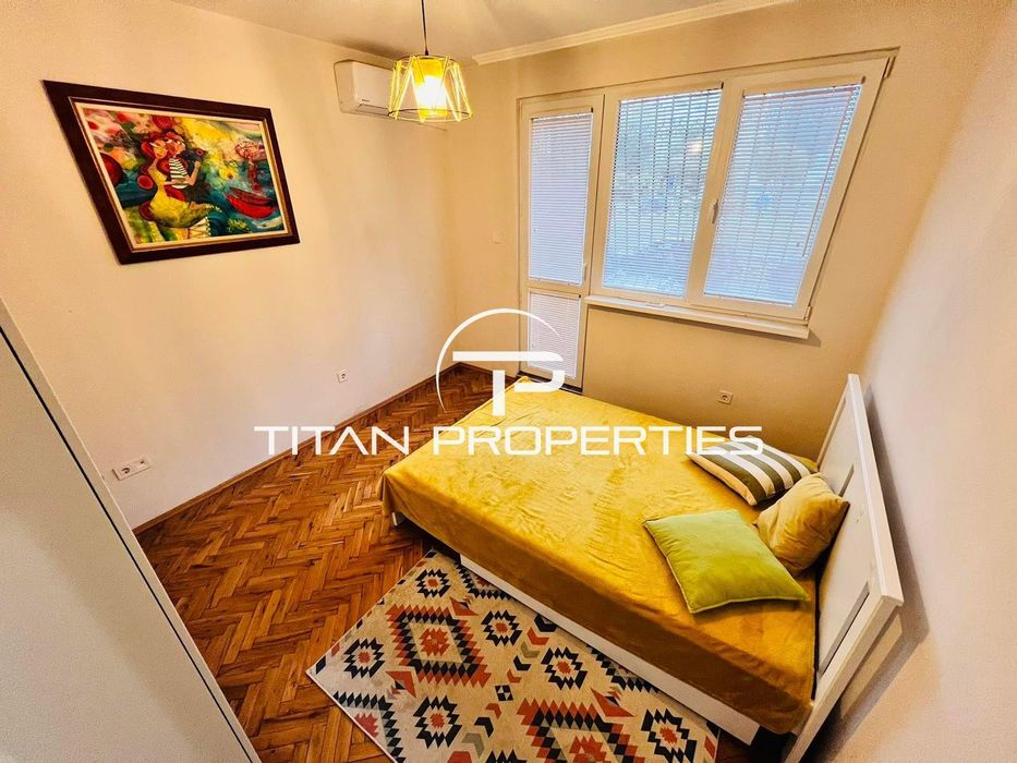 Тристаен, под наем, Център на метри от Морската градина