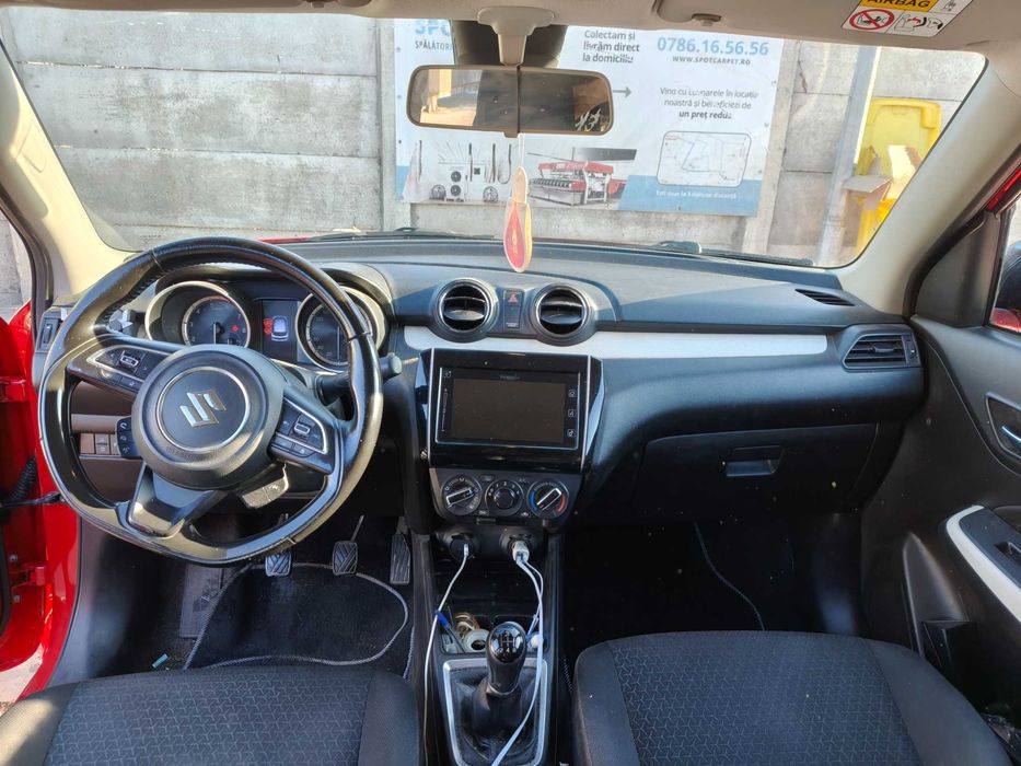 Vand Suzuki swift mild-hibrid cumparata din Romania