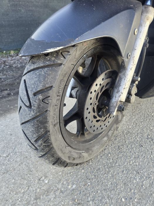 Vand scuter 125cm  anul 2004