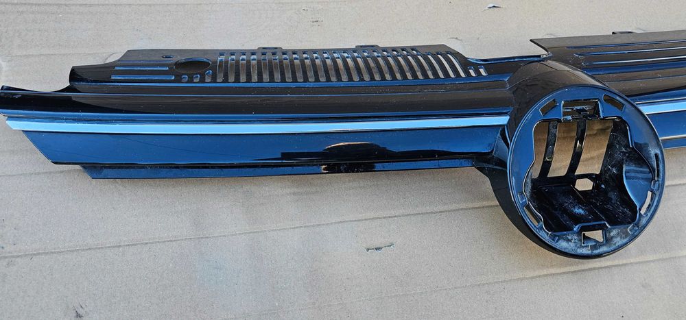 Grila radiator Vw Golf 8 2020 2021 2022 2023