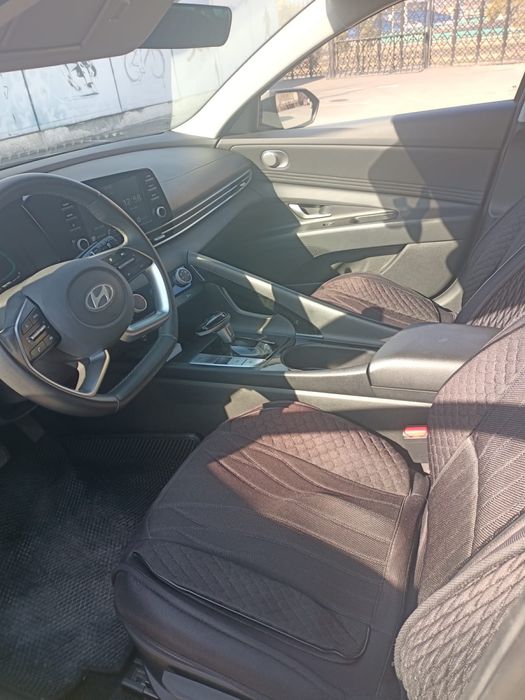 Hyundai Elantra 2023