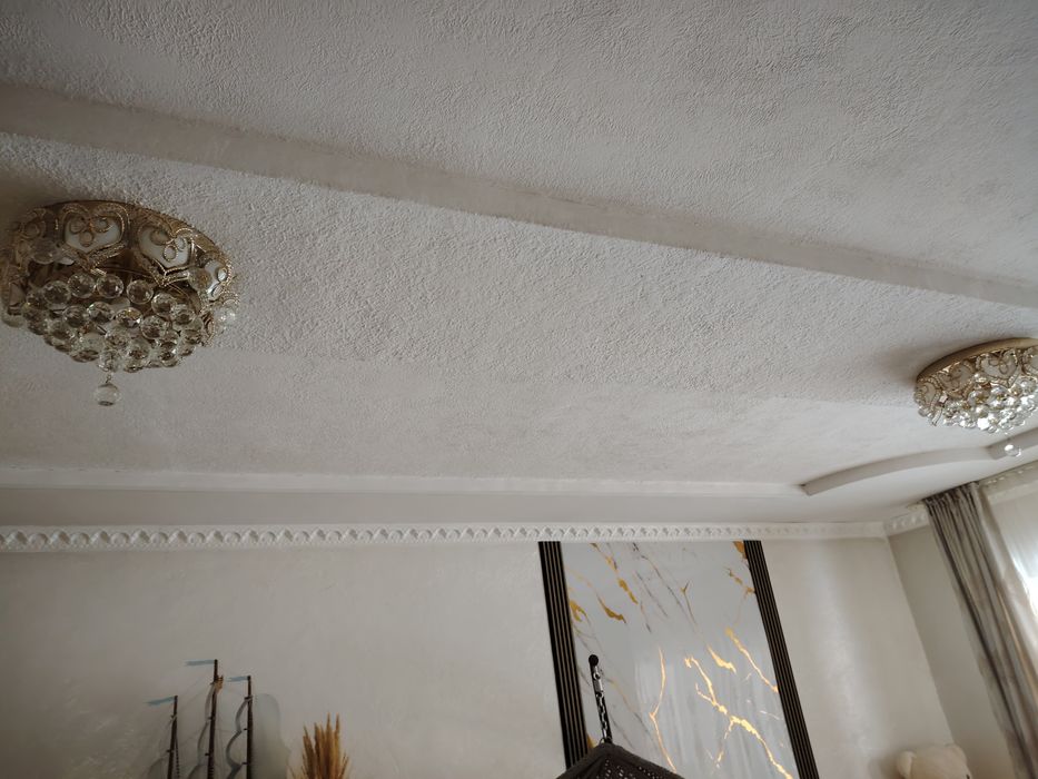 Люстры две шт. Продам