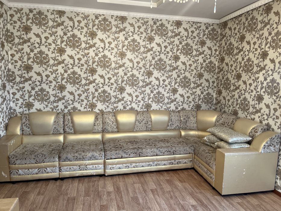 Продам срочно уголок два дивана все вместе