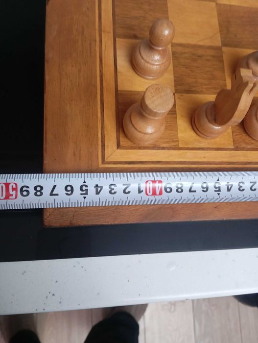 ШАХ с дървени фигури