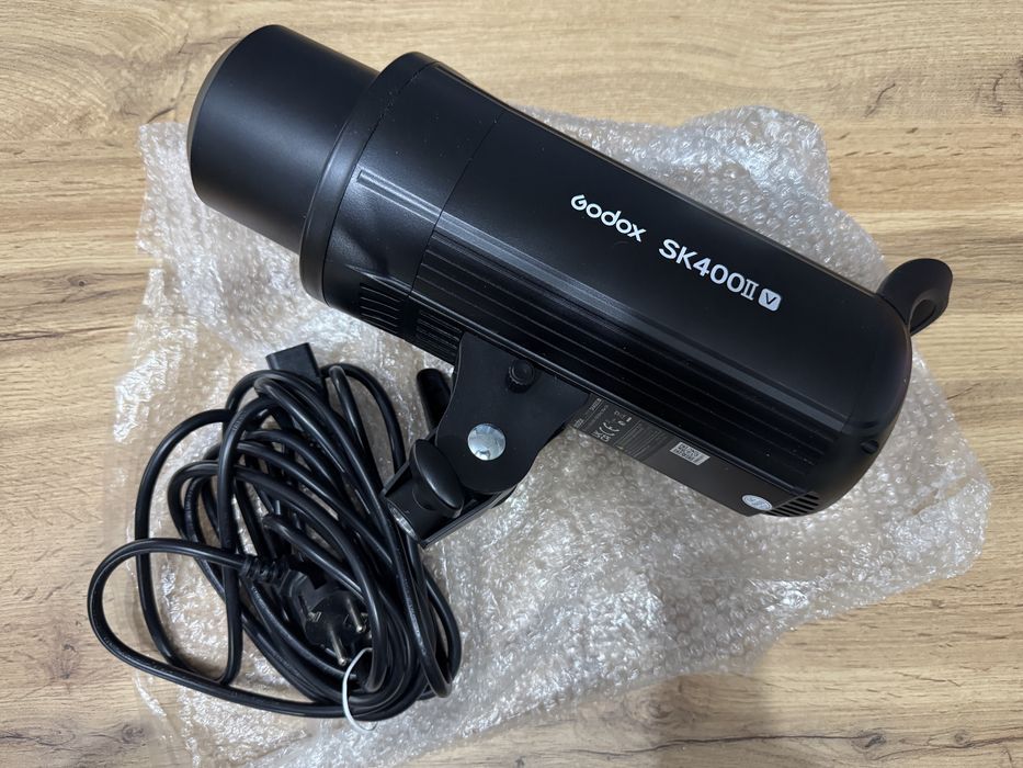 Студийна светкавица Godox SK400 II-V