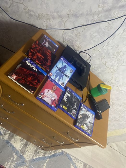 Продам пс4 отиличом сост