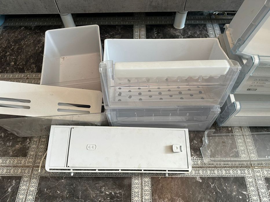 Продам полки, ящики, кармашки от холодильников