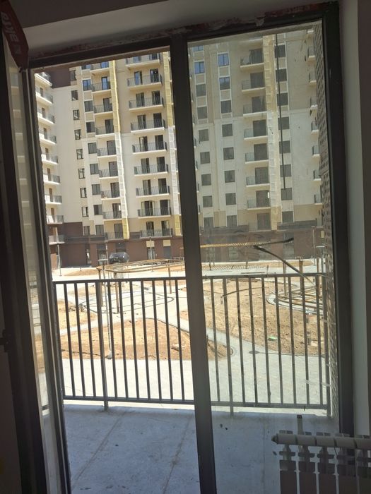 Golden House: O'z Zamin