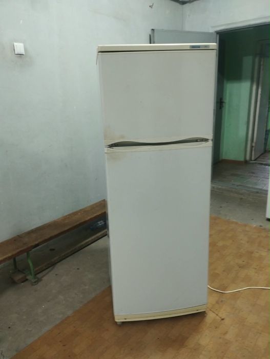 Продам холодильник
