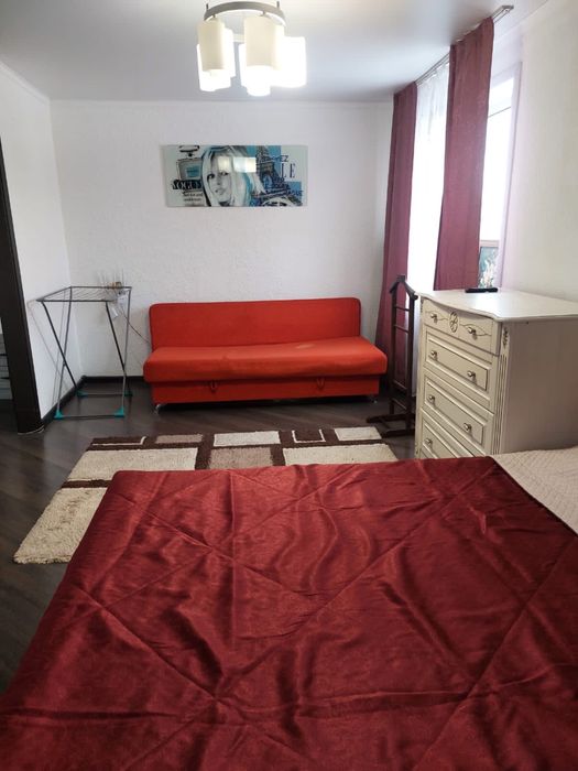 Диван тахта с пуфиком