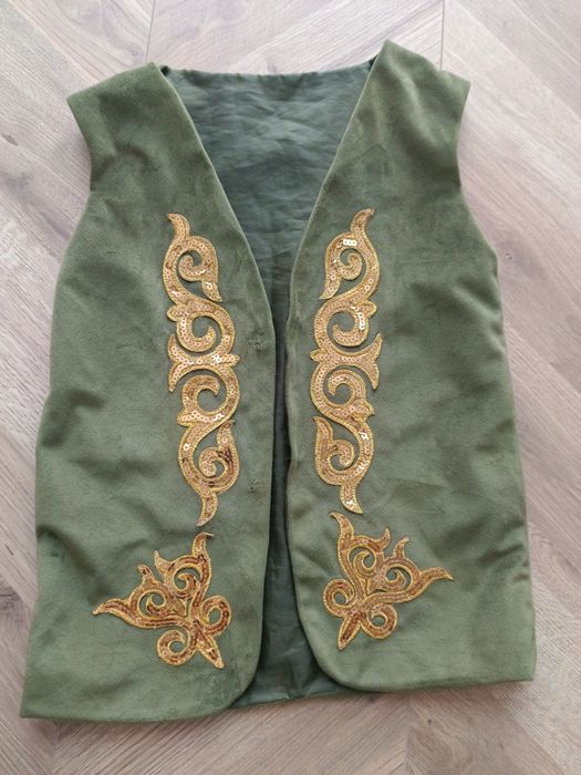 Национальная жилетка