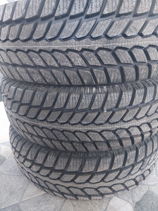 Гуми зимни 265/75R16 нови