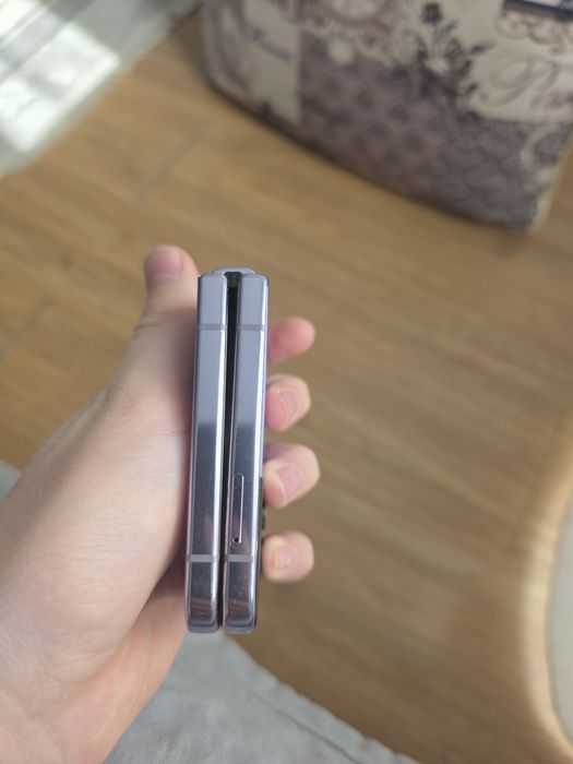 Z 4 flip 256 гб обмен