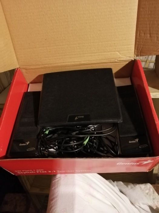 Сабвуфер и 2 колонки