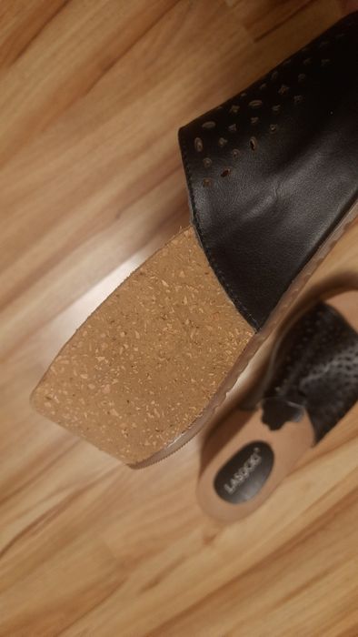 Продам новое Сабо "Lasocki"