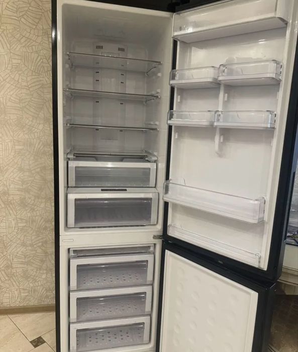 Холодильник Samsung