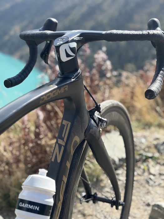 Шоссейник Pinarello Dogma