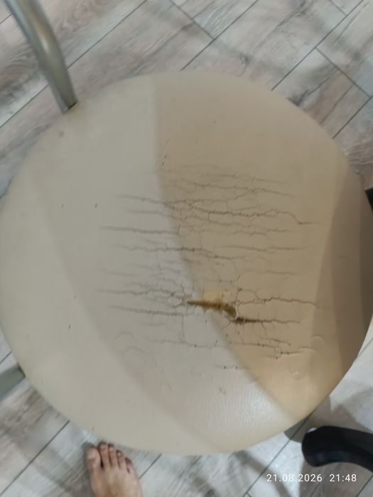 Кухонный стол со стульями