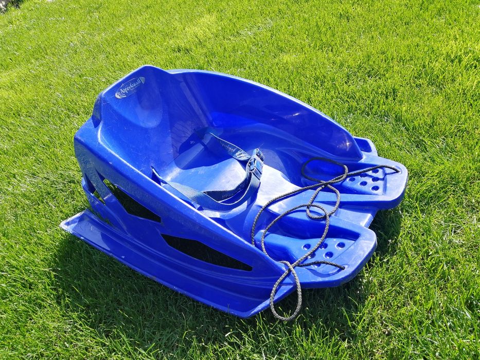 Детские санки из пластика