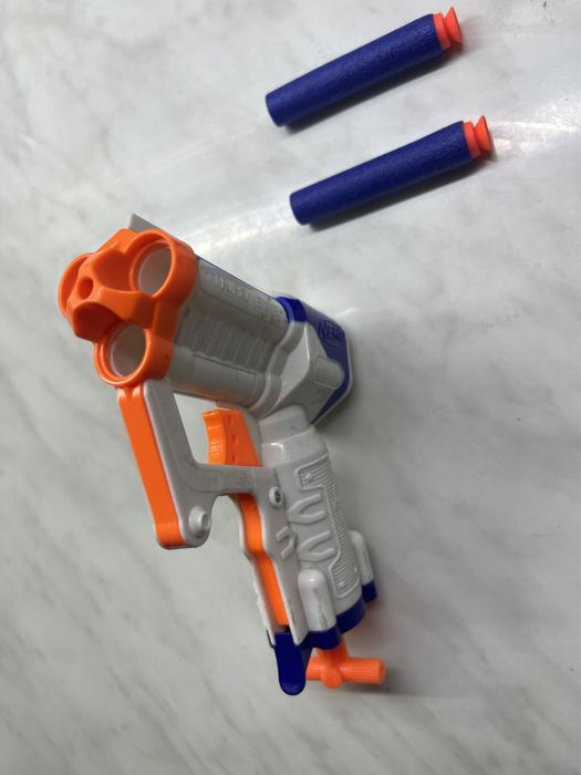 Nerf elite стреляет лучше длиноствольных