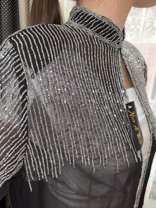 Абайка с бисарами в черном цвете