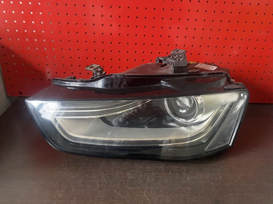 Far stanga bixenon si led fara adaptiv Audi A4 B8 fl an 2012-2016