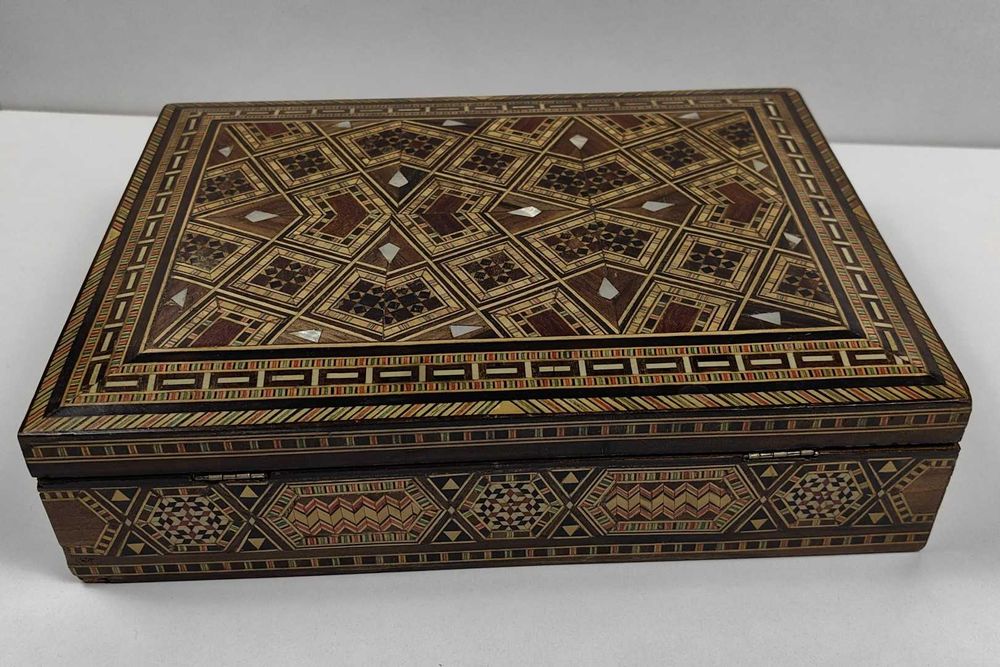 Разкошна Голяма КУТИЯ ЗА БИЖУТА СЕДЕФ Интарзия