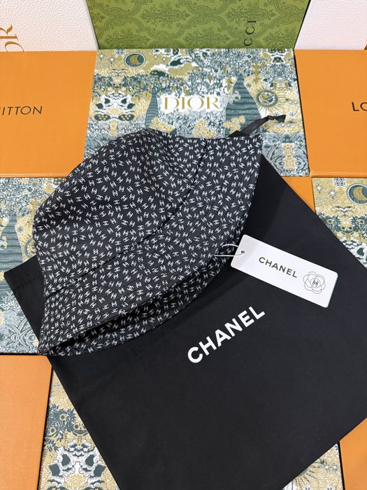 Дизайнерски шапки New Season