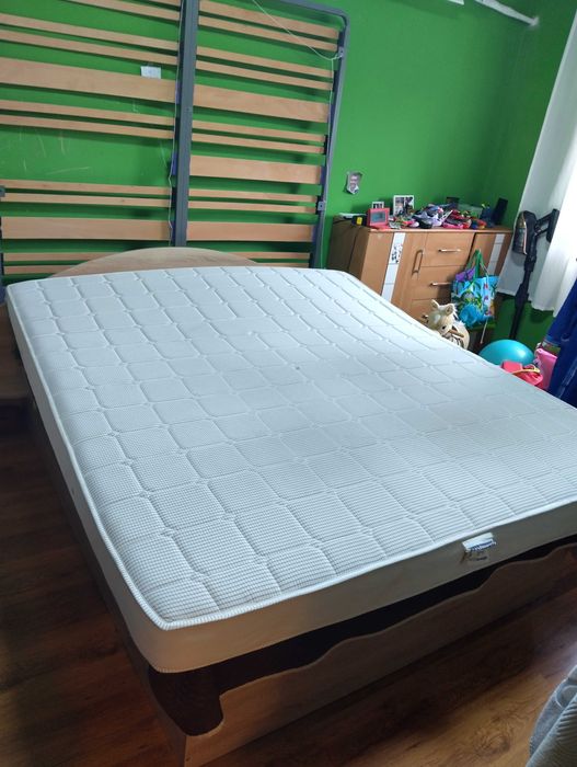 Продавам Метално легло ЛУКС 180x200 с матрак Dormeo