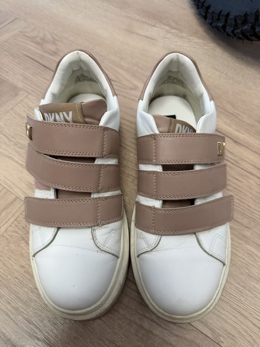 Adidasi DKNY casual