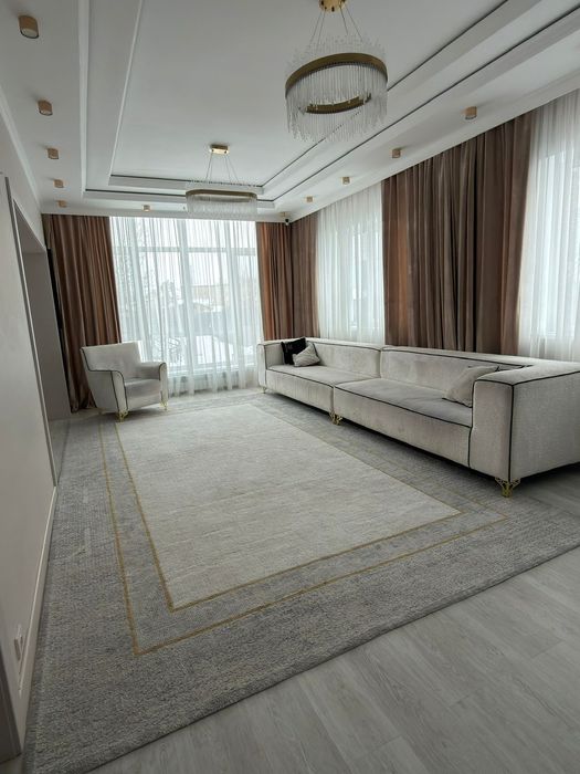 Коттедж в центре города 350 м²