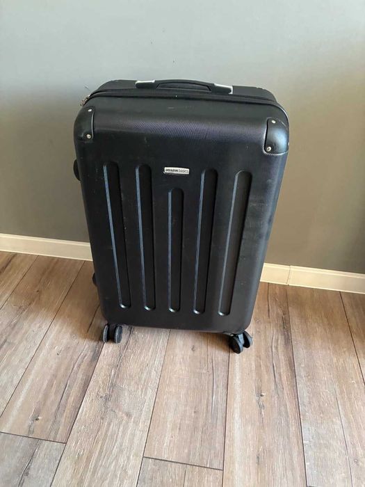 Чемодан на колесиках Amazon Basics