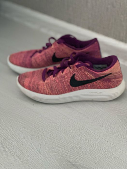 Дамски маратонки Nike