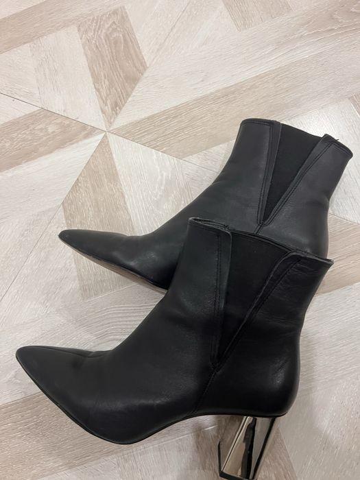 Продам полусапожки. Zara