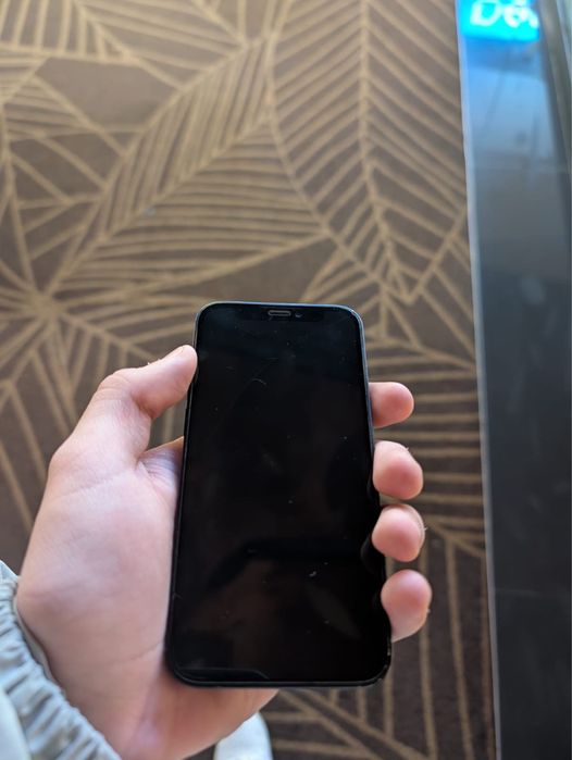 Vand iphone 12 mini,pret negociabil