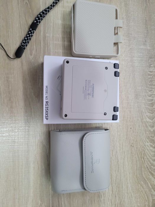 Consola Retro ANBERNIC RG35XXSP Flip