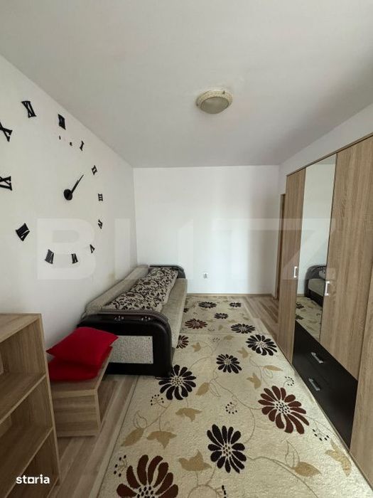 Apartament o camera,  40 mp, decomandat, zona Porii